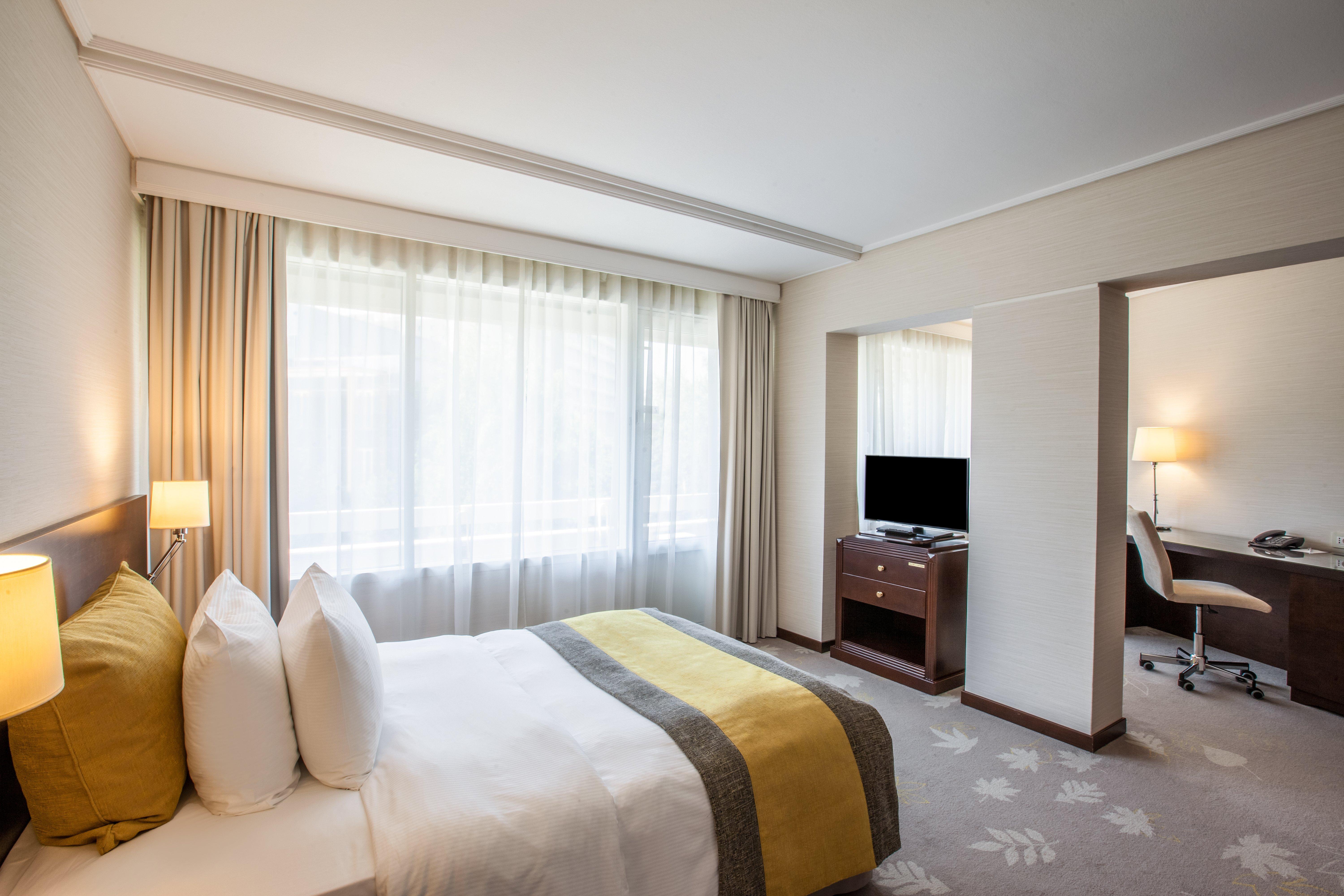 Crowne Plaza Bucharest By Ihg Hotell Exteriör bild