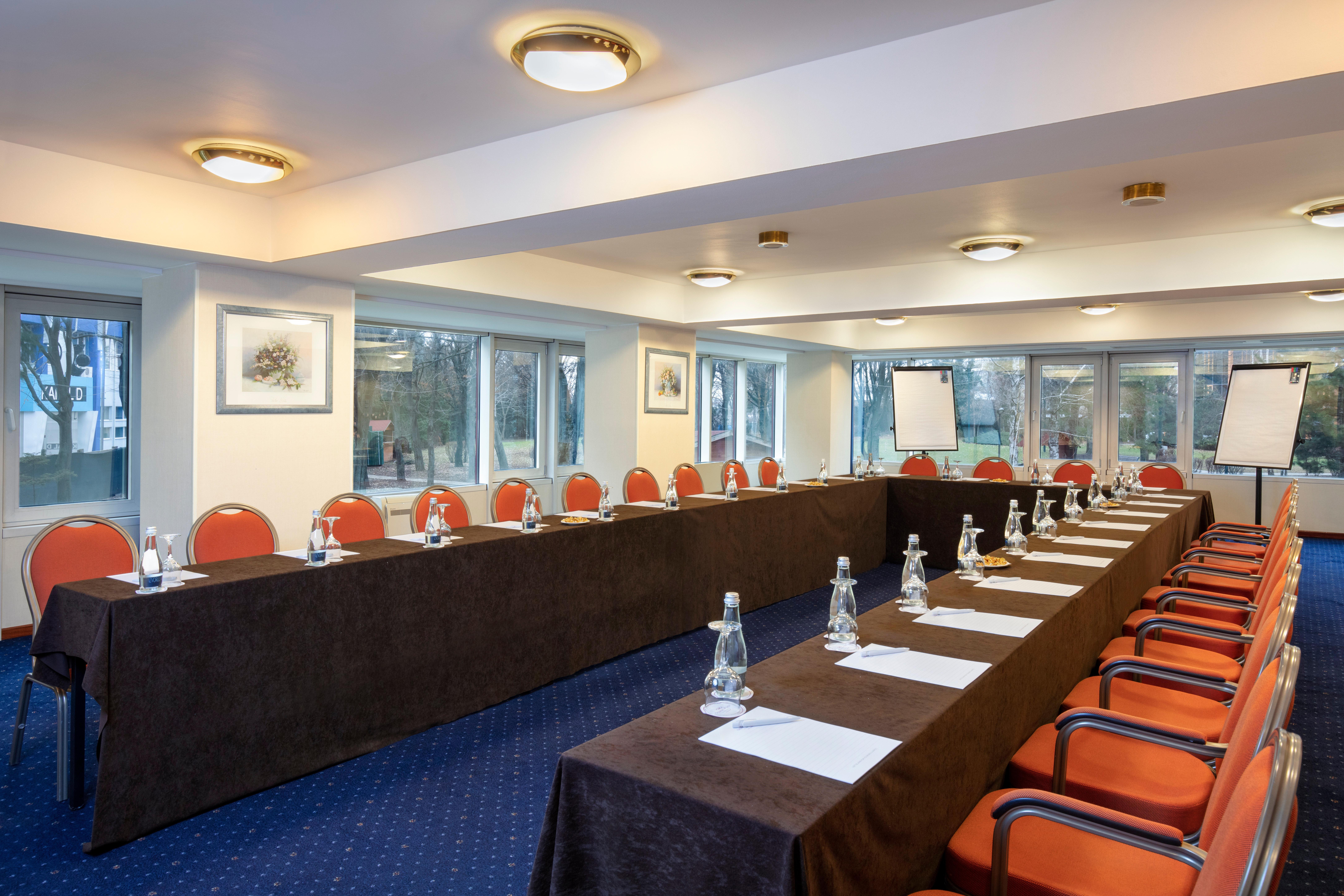 Crowne Plaza Bucharest By Ihg Hotell Exteriör bild