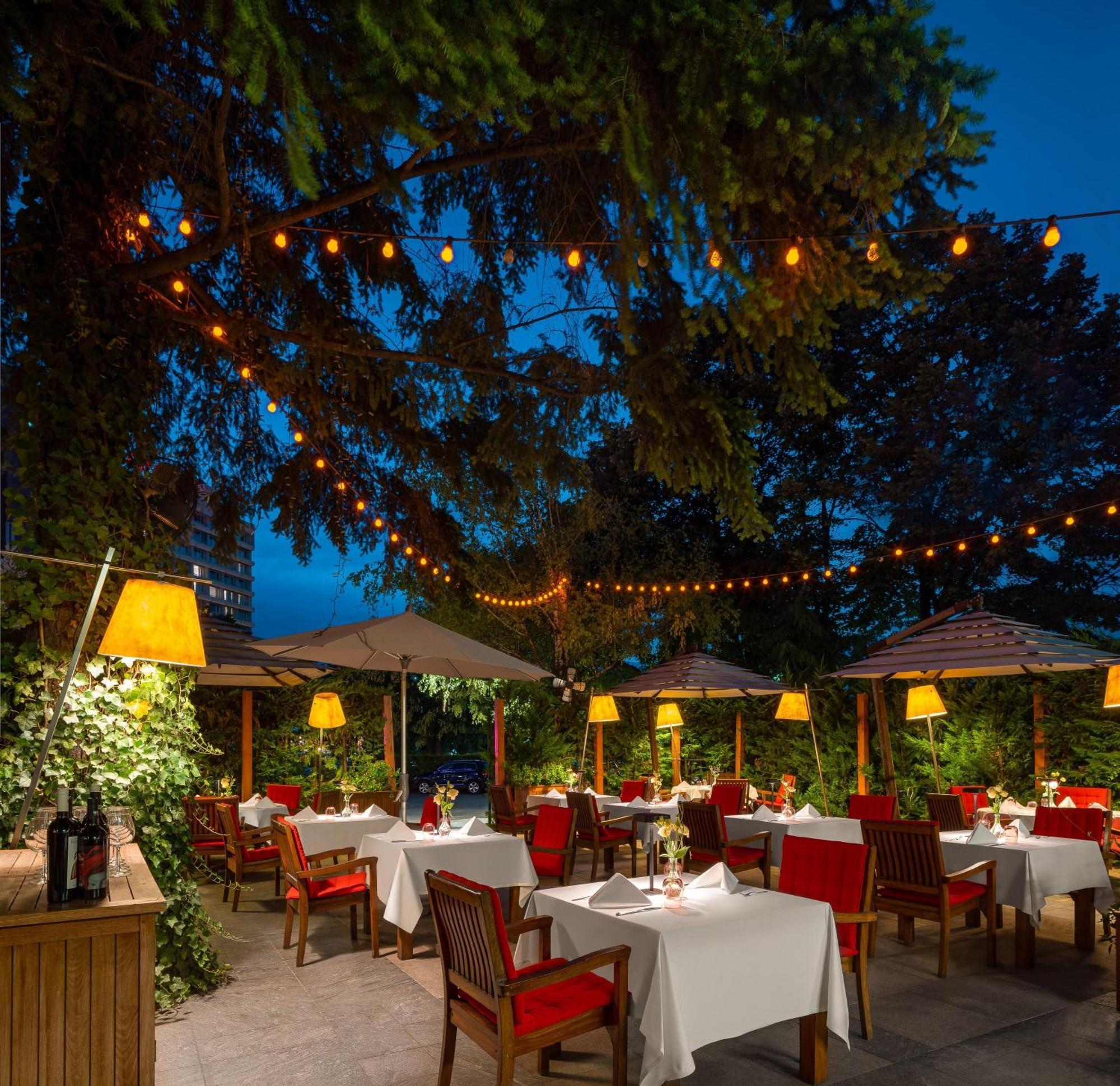 Crowne Plaza Bucharest By Ihg Hotell Exteriör bild