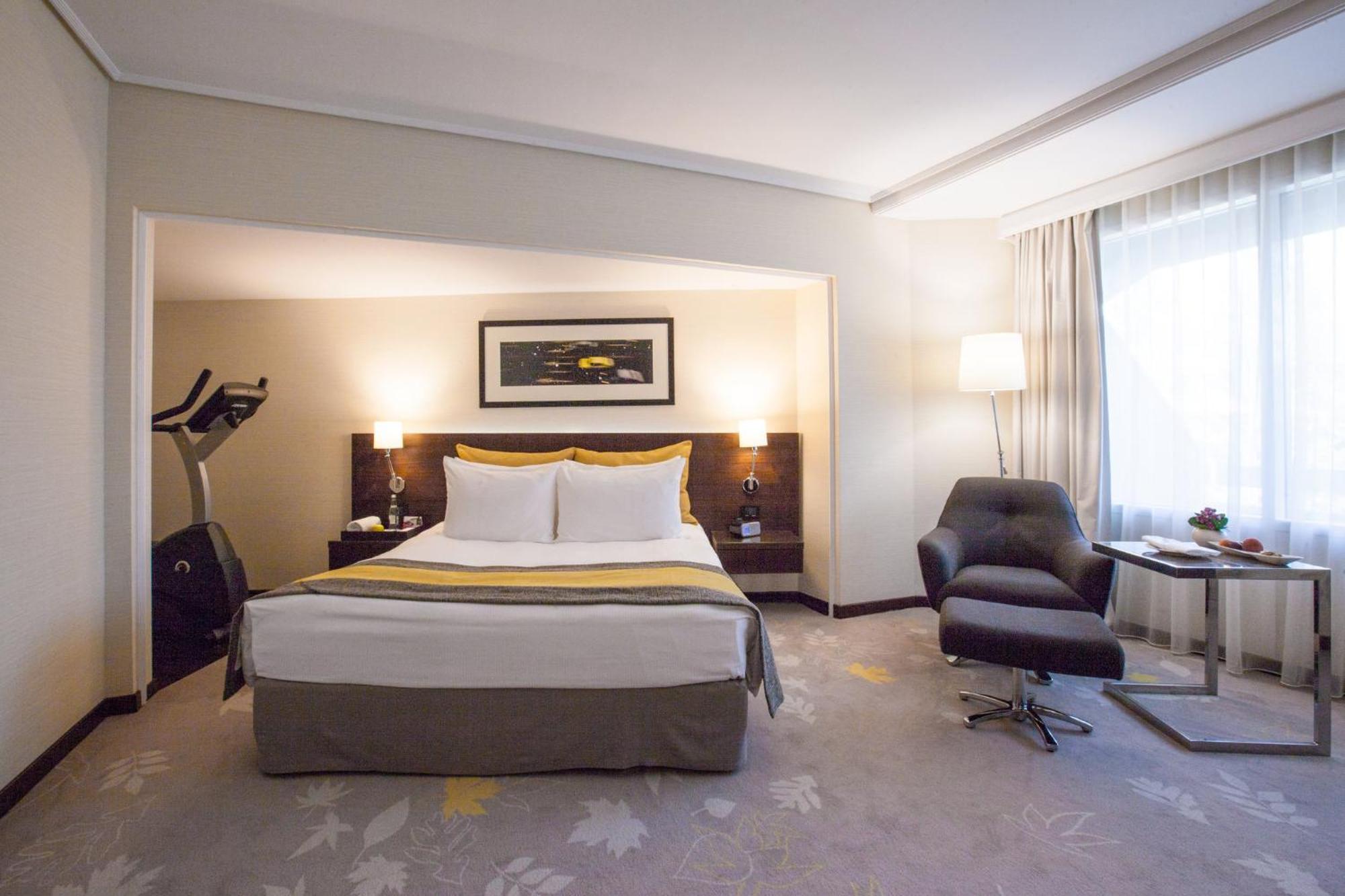 Crowne Plaza Bucharest By Ihg Hotell Exteriör bild