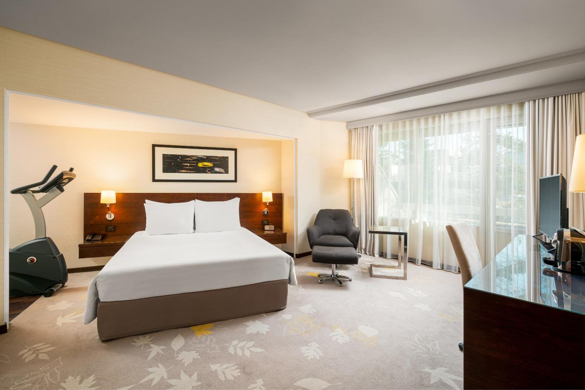 Crowne Plaza Bucharest By Ihg Hotell Exteriör bild